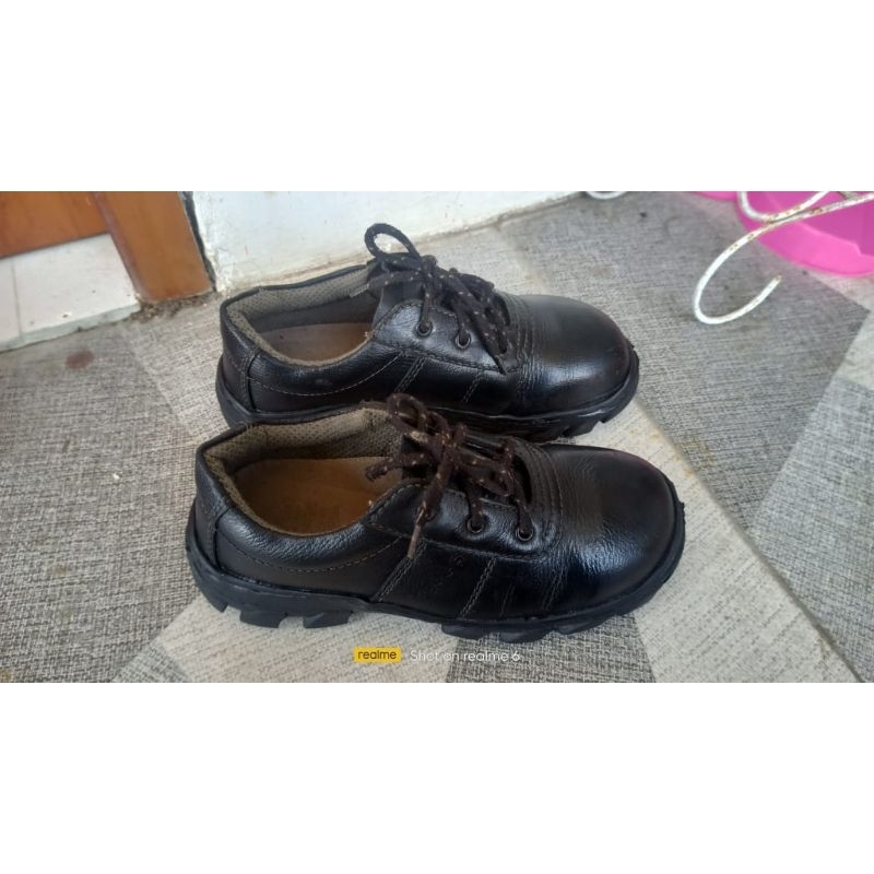 sepatu safety pendek kulit Kings 40 second