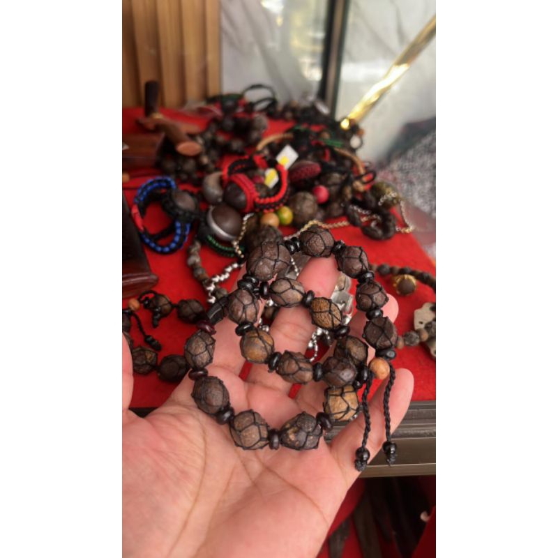 Gelang munta besi cocok untuk orang dewasa