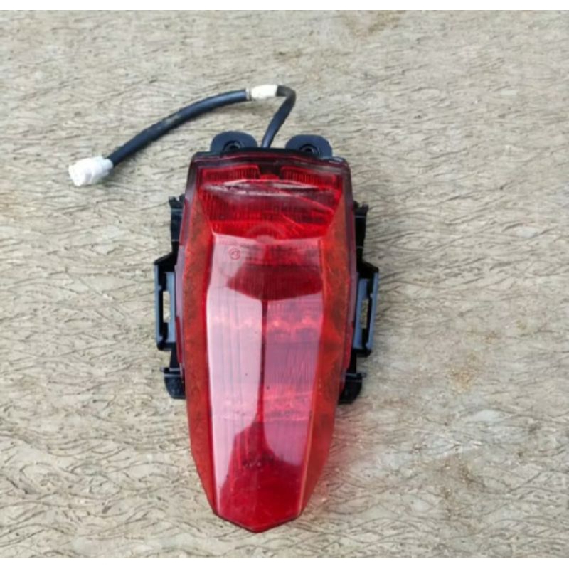 lampu belakang Yamaha R15 v3 second ori