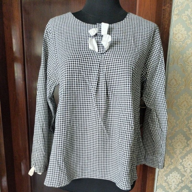 Atasan Wanita Blouse Kotak Hitam Putih
