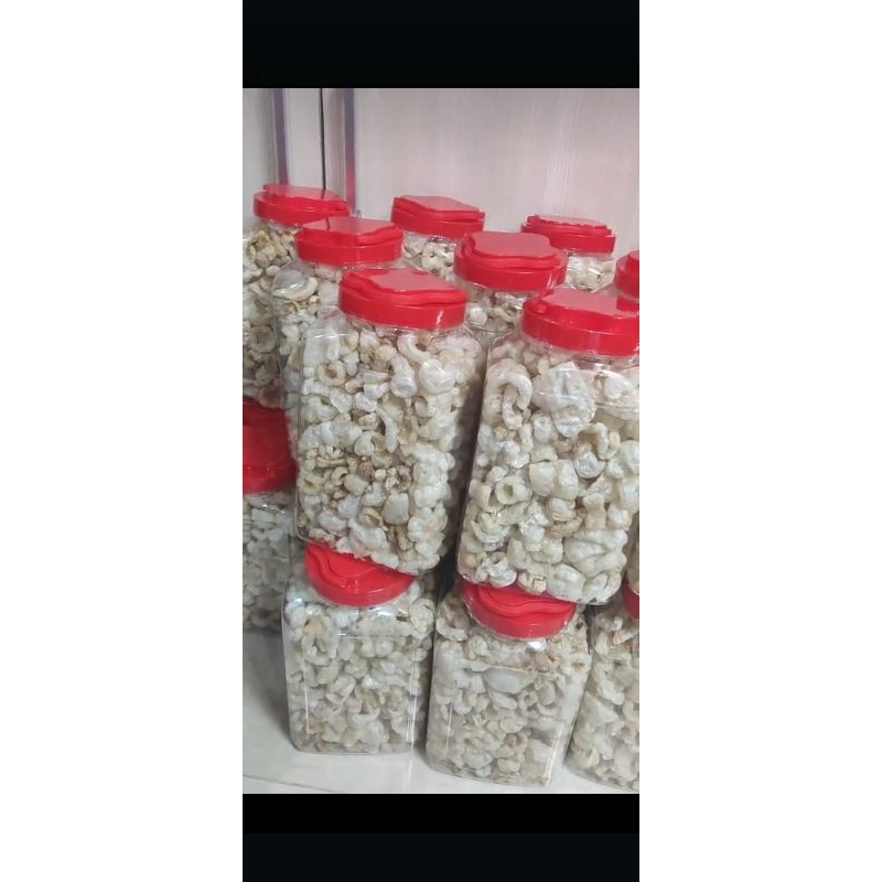 

baphok ( kerupuk kulit babi )