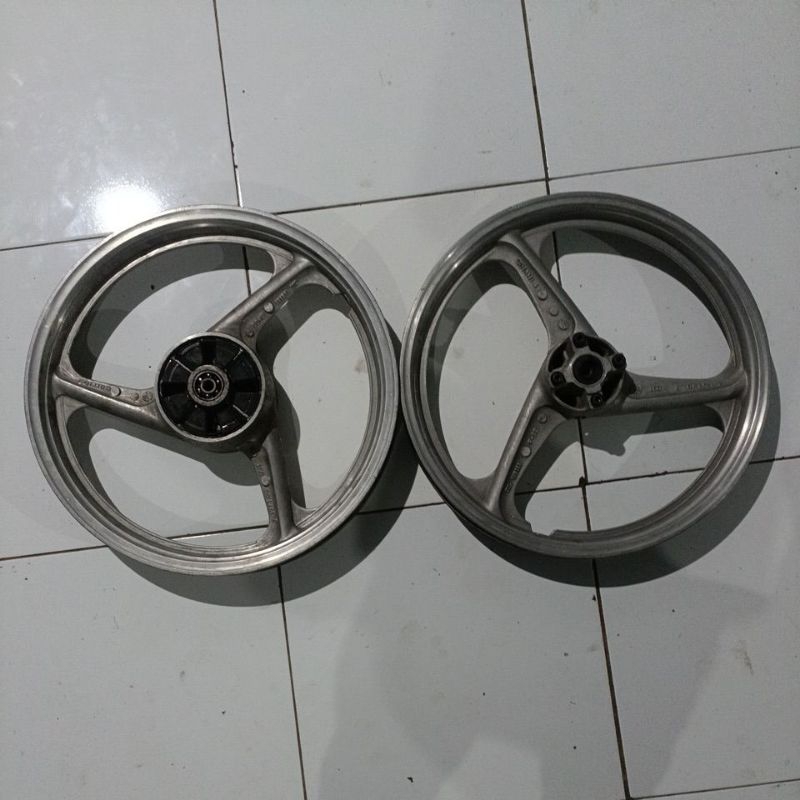 Velg Enkei Palang 3 Yamaha Fiz r F1zr Original Depan Belakang