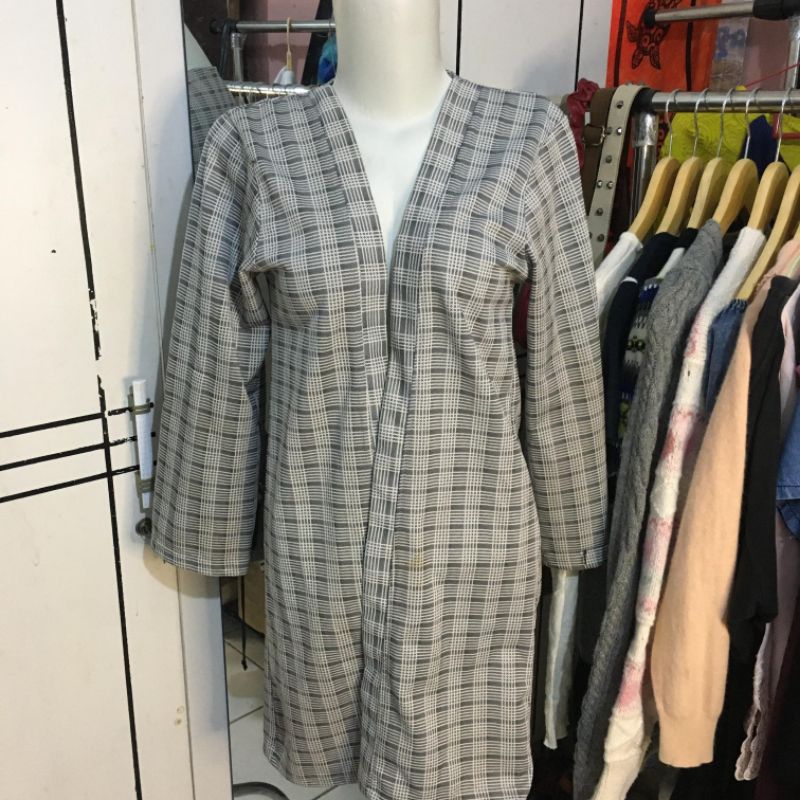 PRELOVED LONG OUTER KOTAK ABU