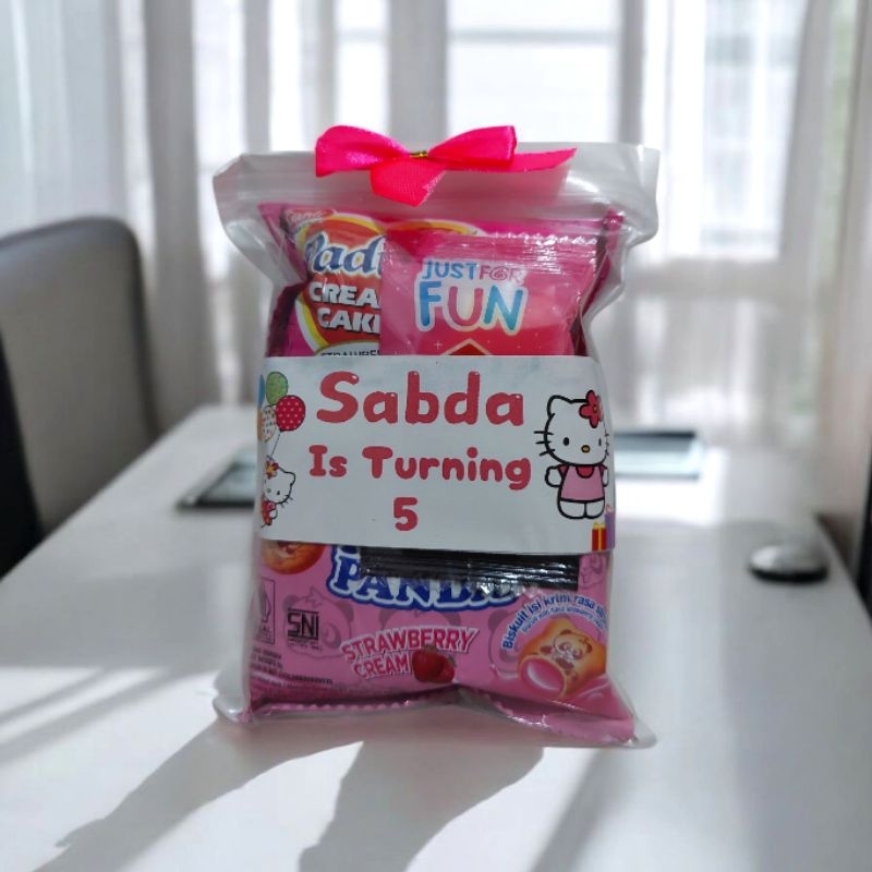 

Hampers Snack 3K | TreatBit Mini Gift Ziplock Pita PINK MOTIF GIRL | Bisa Custom Nama/UcapanHampers