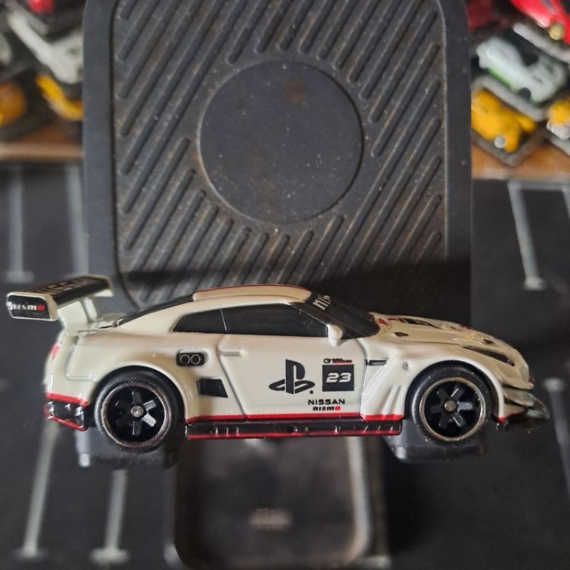Hotwheels Nissan GTR Nismo R35 Premium Putih