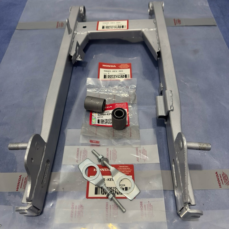 SWING ARM KOMPLIT HONDA SUPRA X 125 LAMA KARISMA