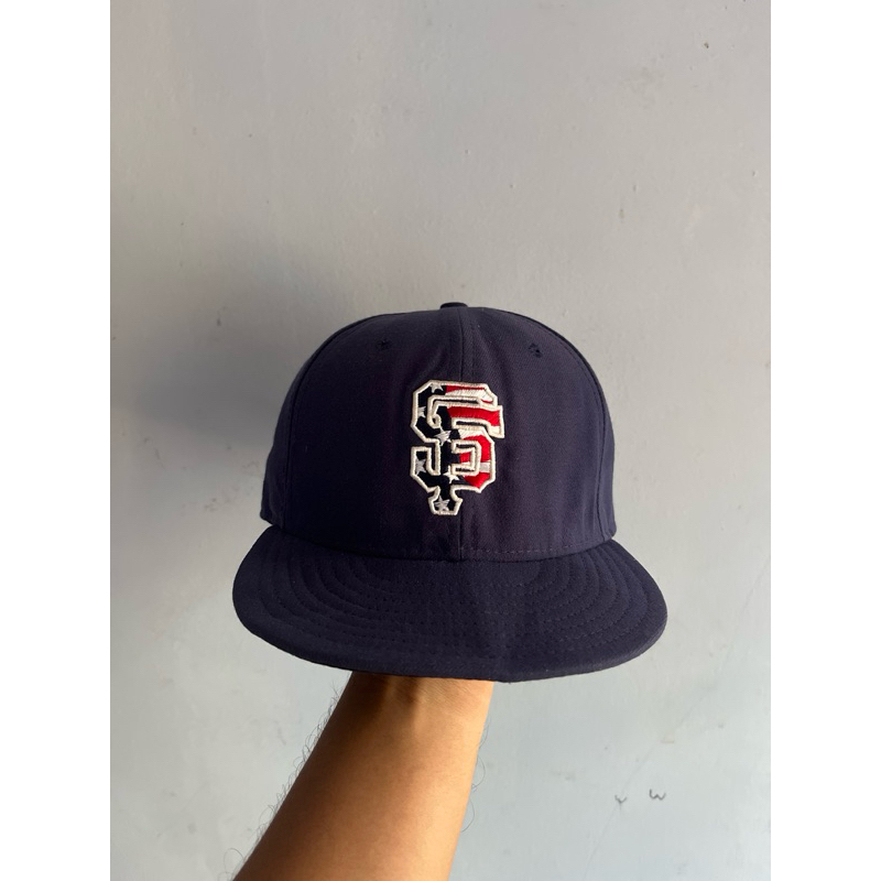 topi new era SF