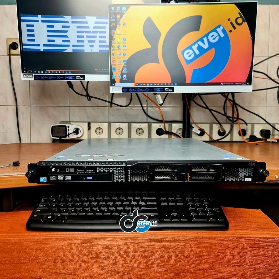 Server IBM X3250 M4 Intel Xeon 4Core RAM 16GB DDR3