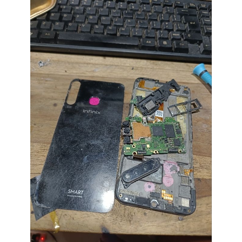 mesin Infinix smart 3 plus hidup,minus (baca diskripsi)