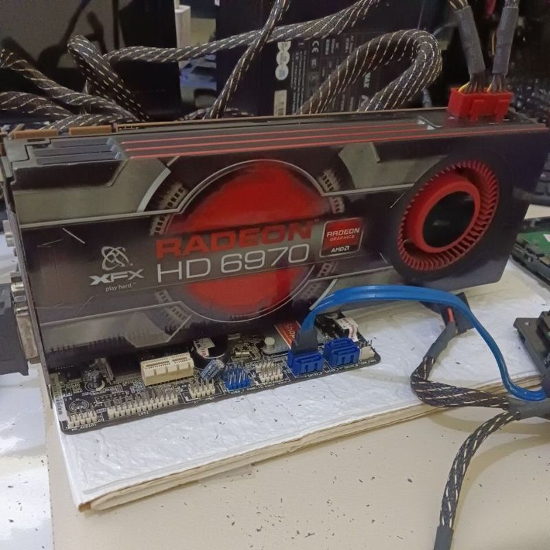 VGA ATI RADEON HD 6970 AMD 2GB DDR5