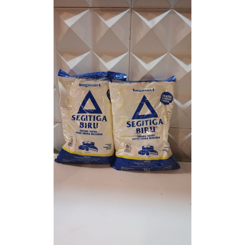 

tepung terigu segitiga biru
