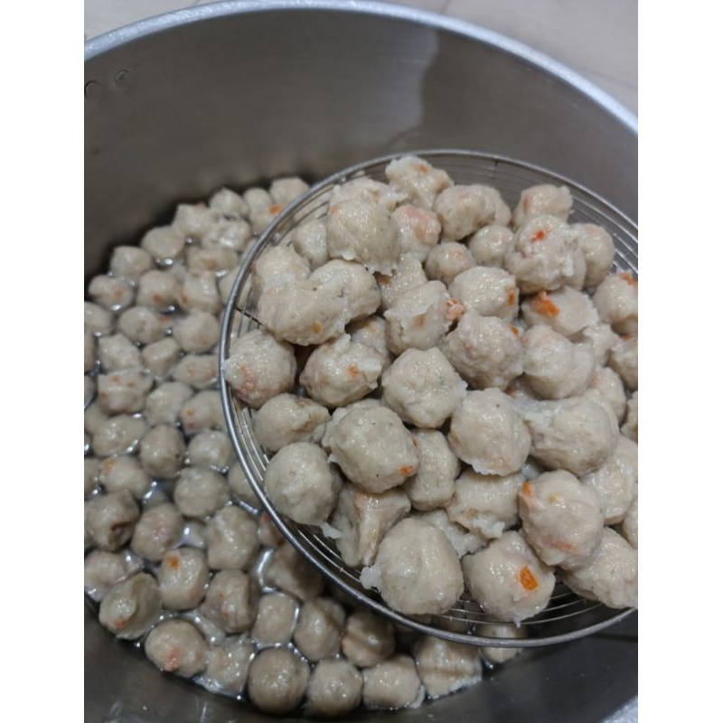 

bakso ayam merchon