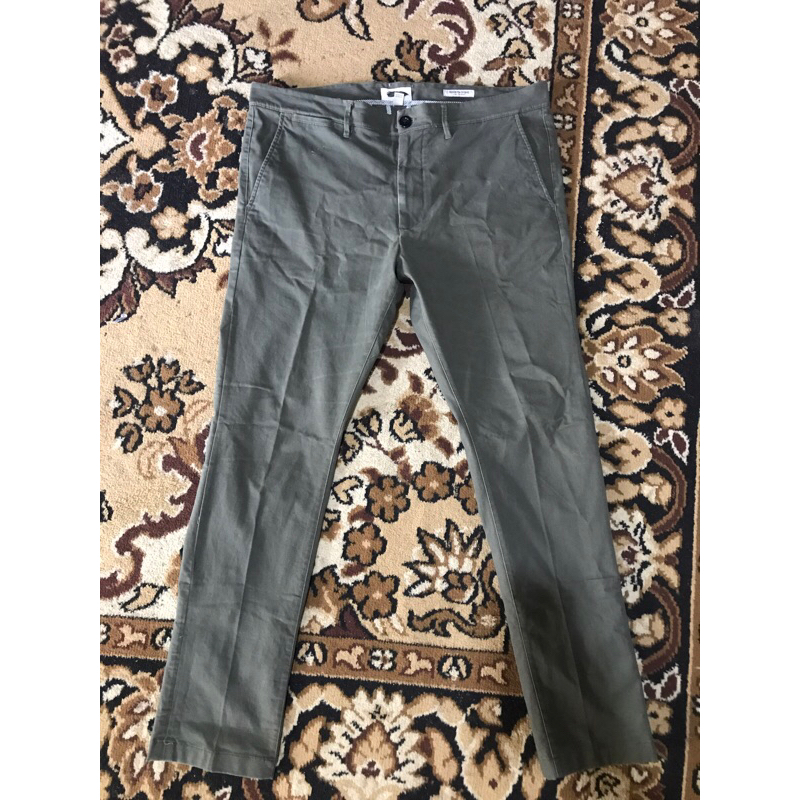 Celana Chino Olive Green