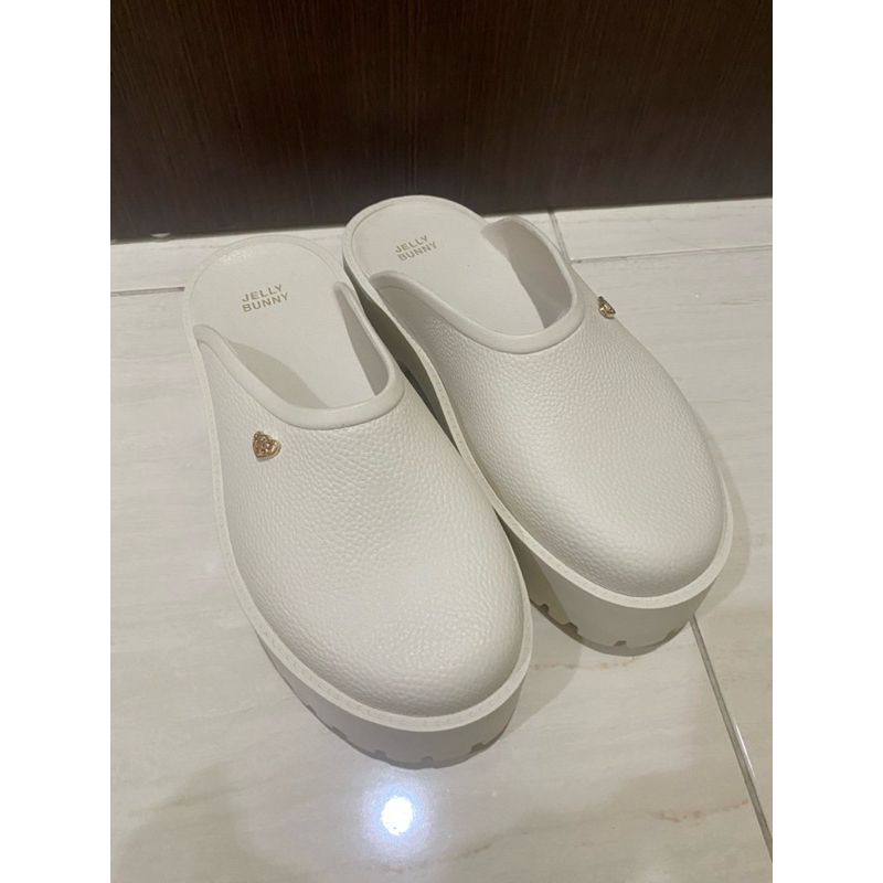 sandal jelly bunny preloved