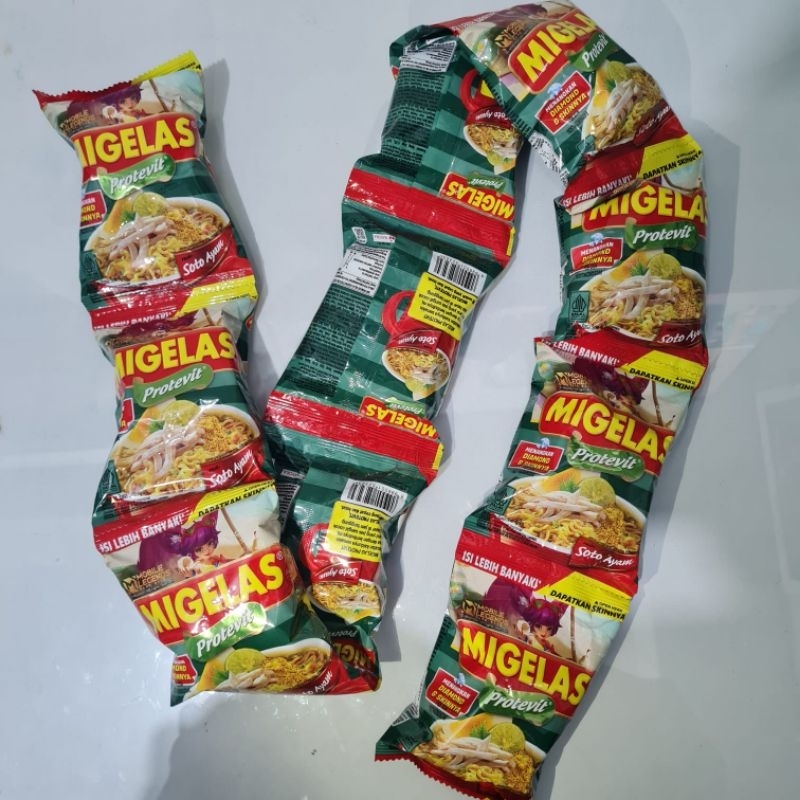 

Mie Gelas Instan ( 1 Renceng Isi 15 Pcs ) 30gr