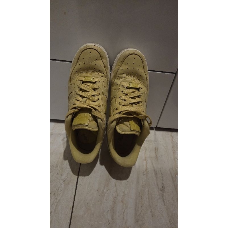 PRLVD - Nike Air Force 1 Premium in Nubuck Gold