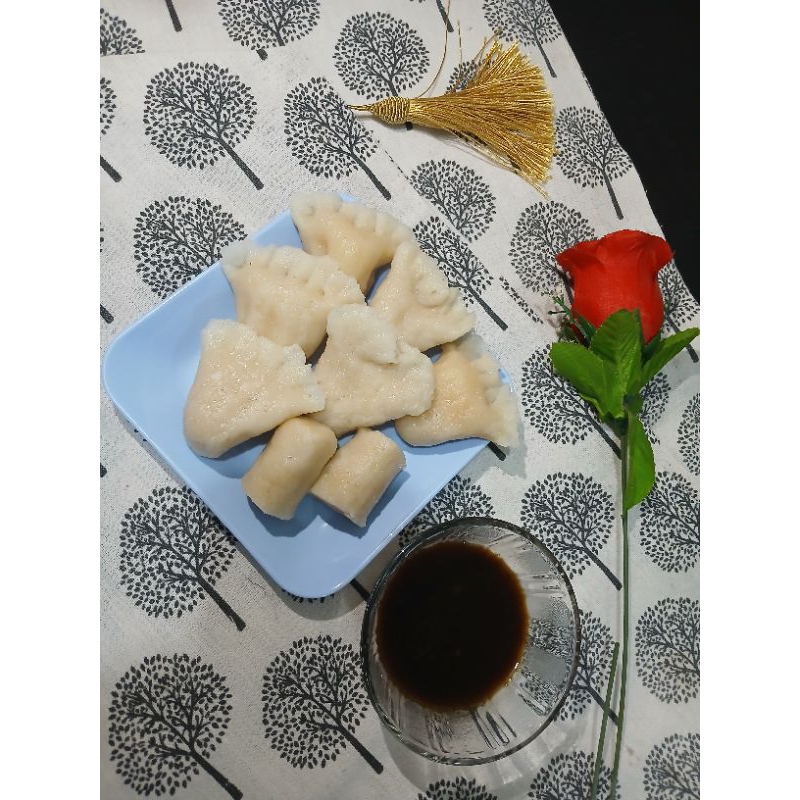 

Pempek ikan tenggiri