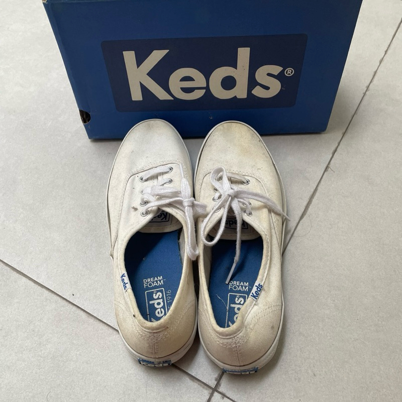 Preloved Sepatu Sneakers Wanita Keds Size 37