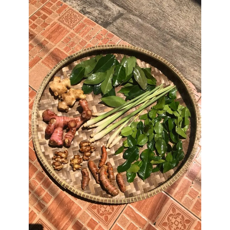 

Bumbu dapur segar, langsung dari kebon ya kak, yg dekat aj kak biar gak layu dijalan