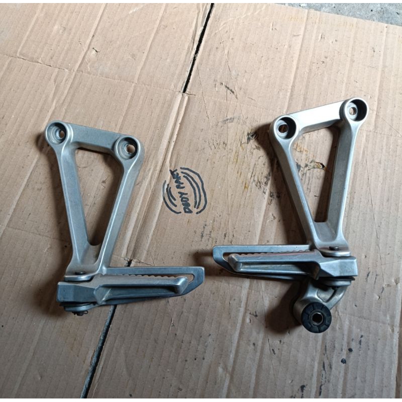 foot step belakang set 2nd ori cbr k45a cbr lokal