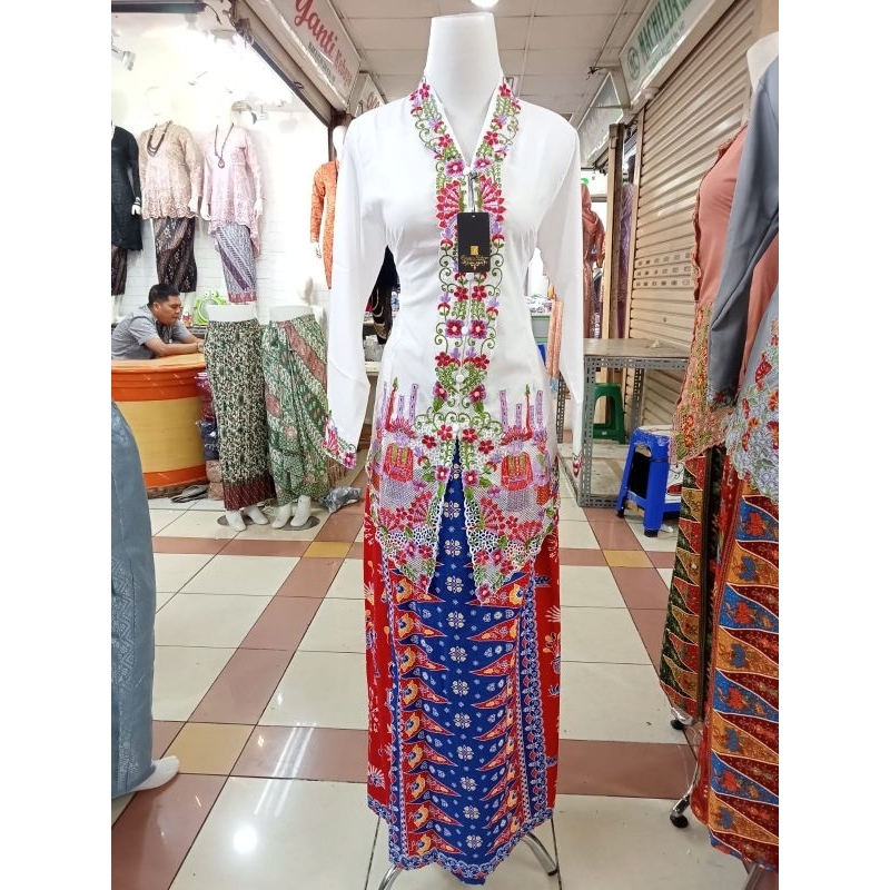 Kebaya Encim Ondel Ondel / Kebaya Betawi / Kebaya tradisional / None