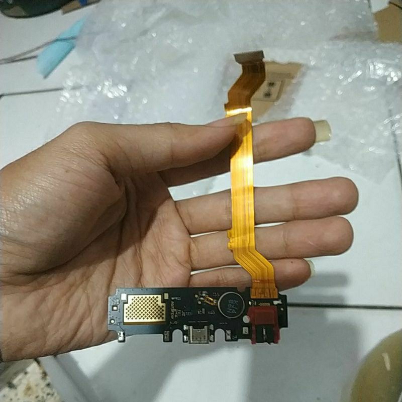 BOARD CAS BEKAS VIVO Y71