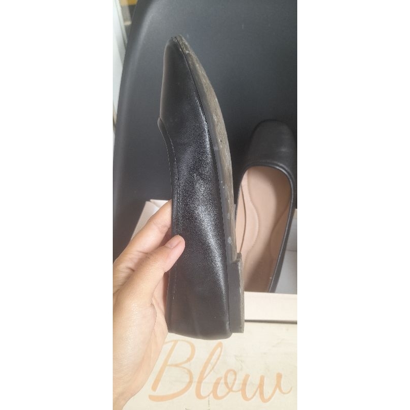 Preloved Sepatu Flatshoes Blow