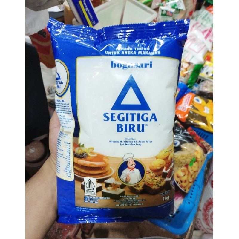

Tepung Terigu Cap Segitiga Biru Kemasan 1kg Premium
