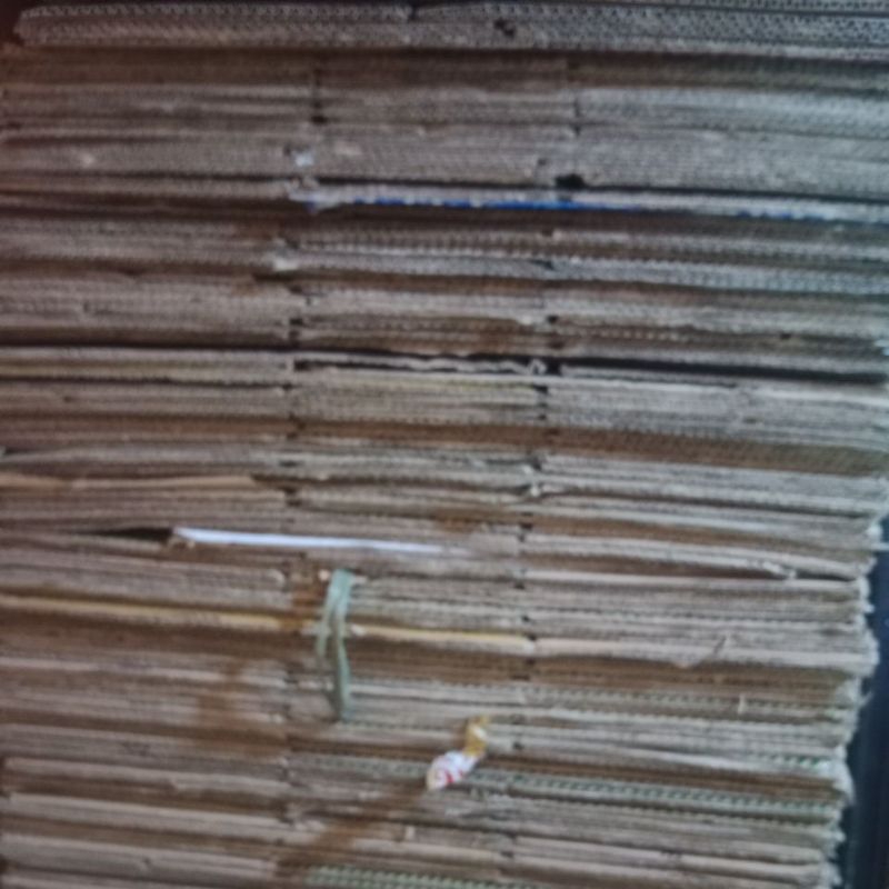 

Kardus Bekas Minyak, Kopi, Indomie