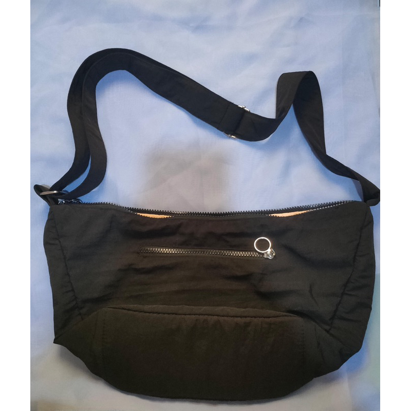 Tas slempang naughty