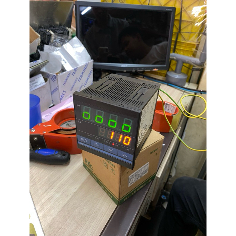 TEMPERATURE CONTROL RKC CD901-FK02-M*AN-NN/220V Input k/CA-0-400 drajat celcius