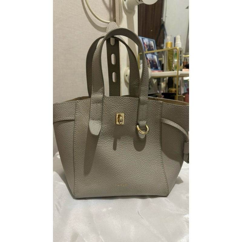 Preloved Furla