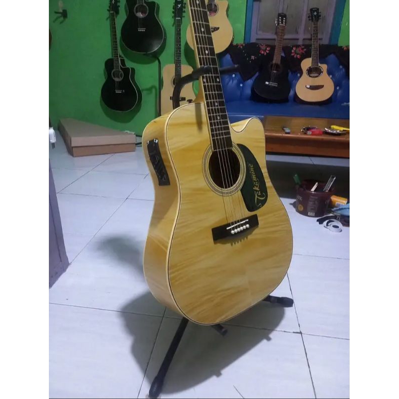 Gitar Akustik Takamine