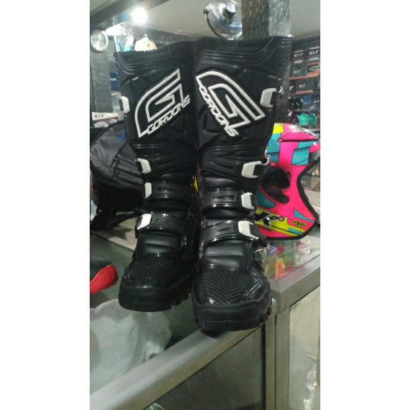 sepatu boots trail gordons size 41 second