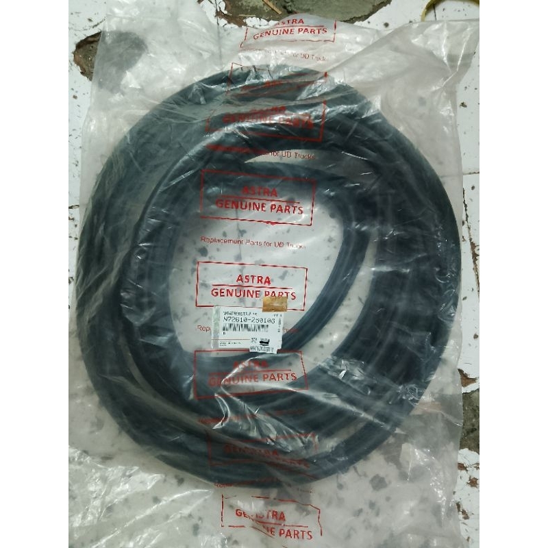 karet kaca depan ck12 UD astra