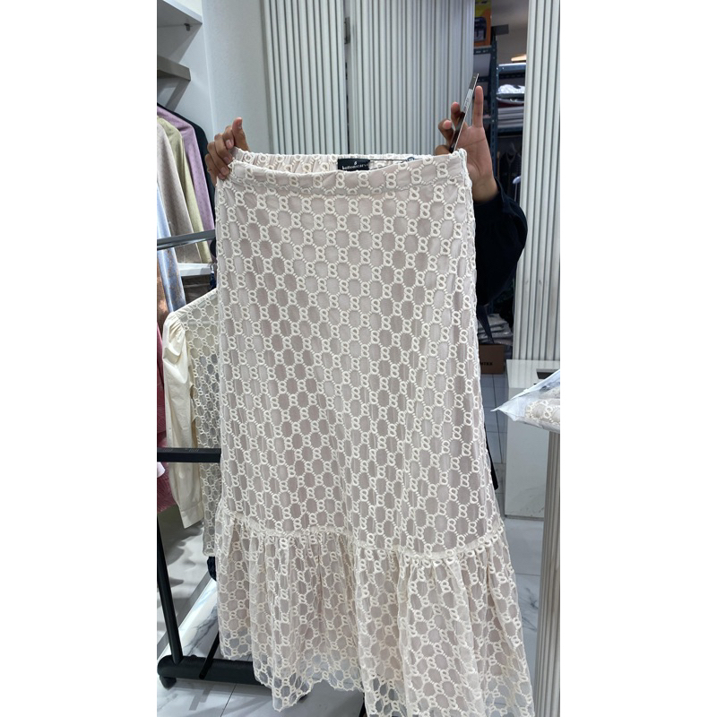 Mew As Is Warehouse sale Buttonscarves Monogram Embroidery Skirt - Cream Rok Embroidery