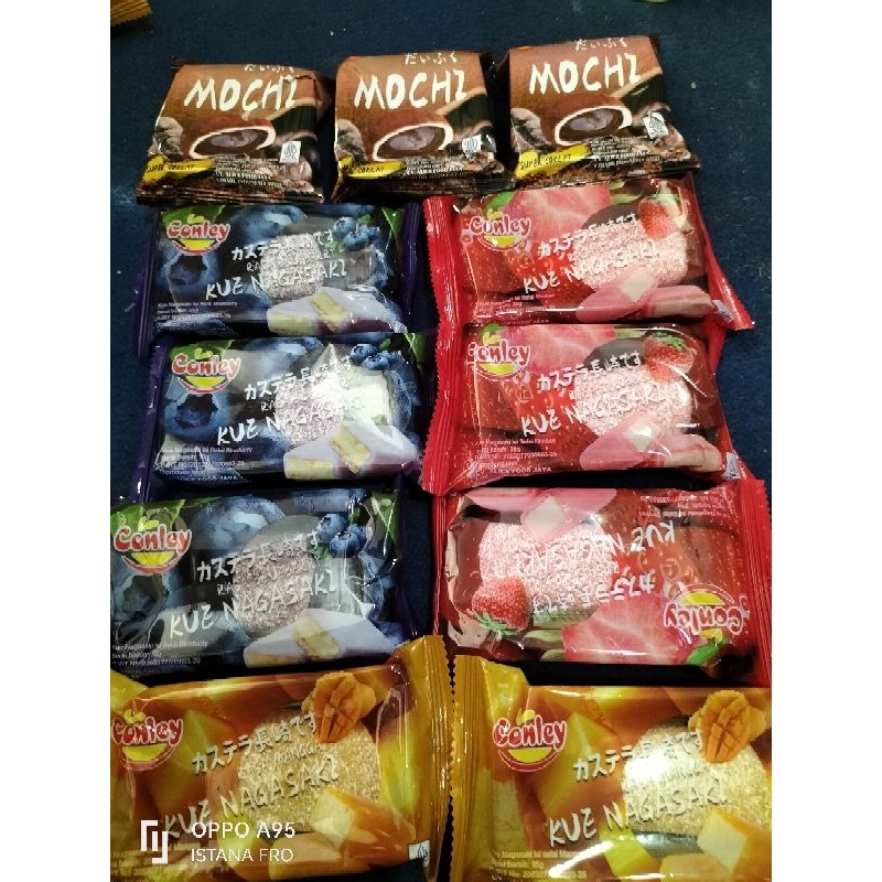 

mochi nagasaki isi 10 pcs rasa coklat,stroberi dan blueberry