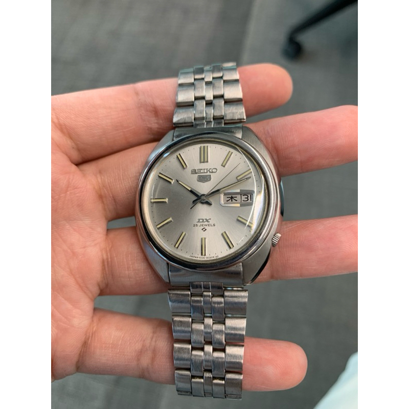 Seiko 5 DX (deluxe) 25 jewels turtle case automatic 6106-8010 grey sunburst dial mulus like new