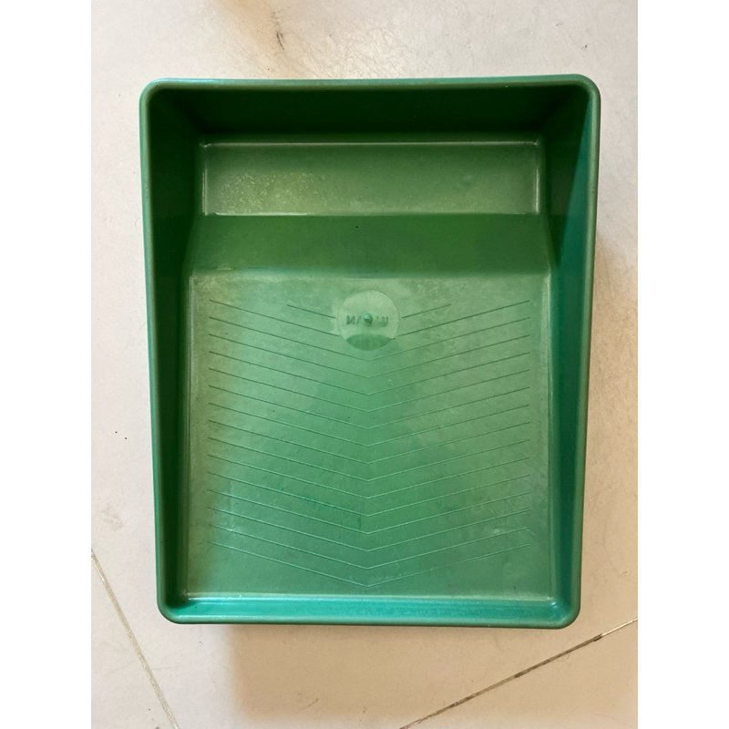 

Baki cat tatakan cat plastik