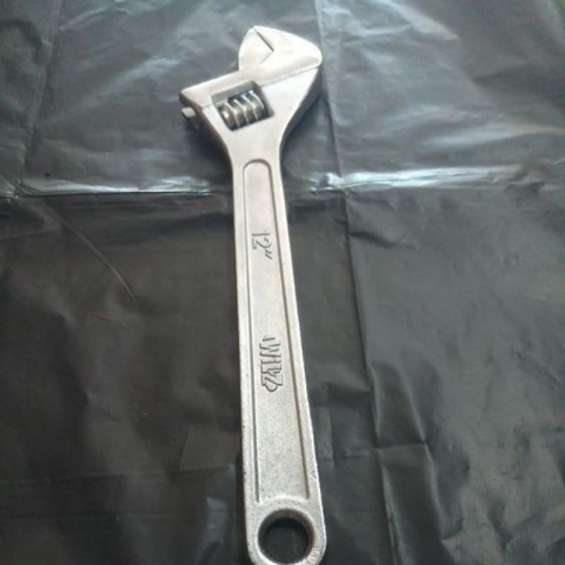 kunci inggris 12 inch