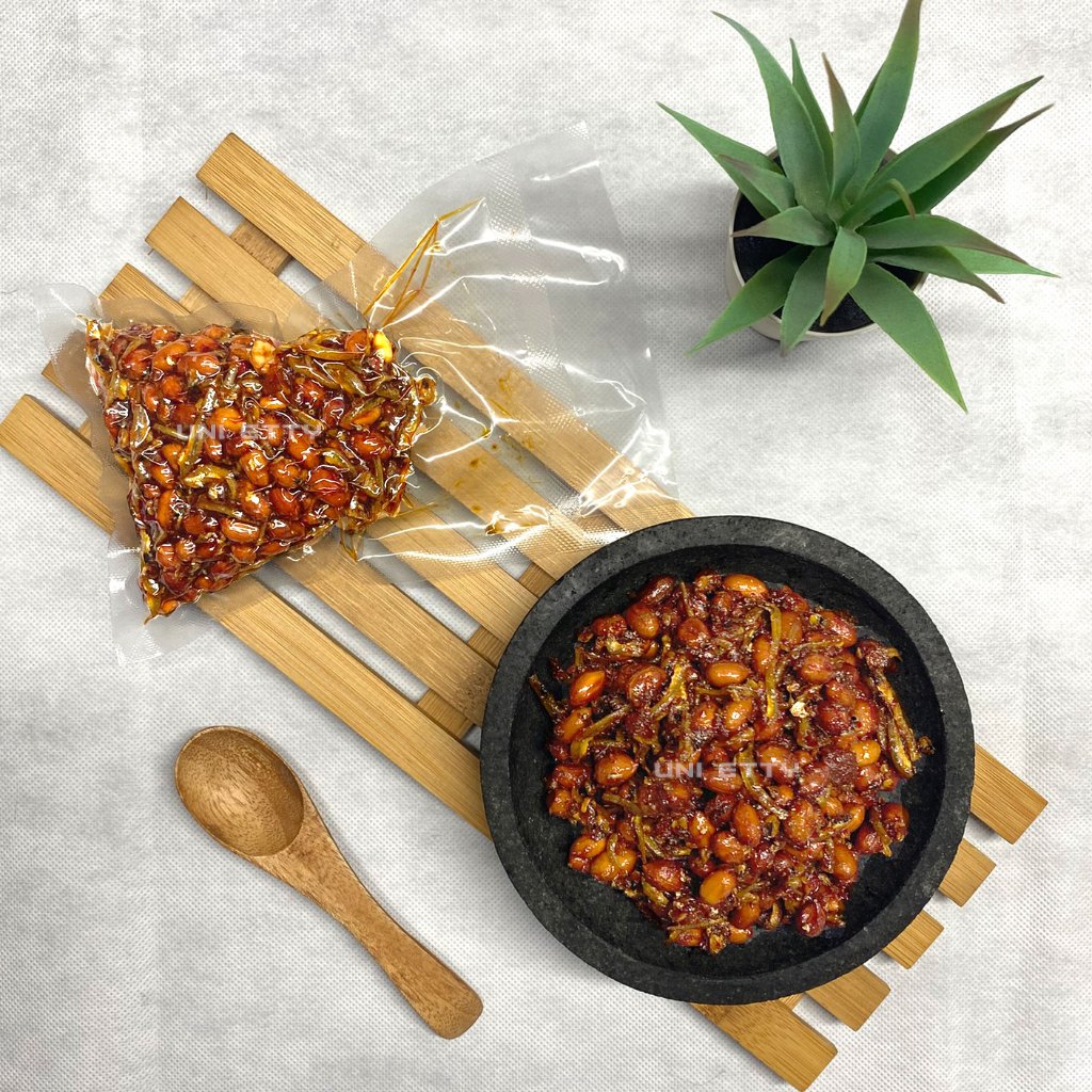 

Teri Kacang Balado / Pedas Manis / Siap Saji