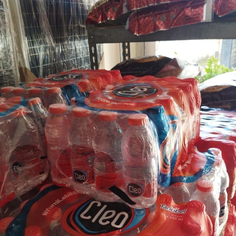 

Air mineral Cleo botol 220ml isi 24 pcs