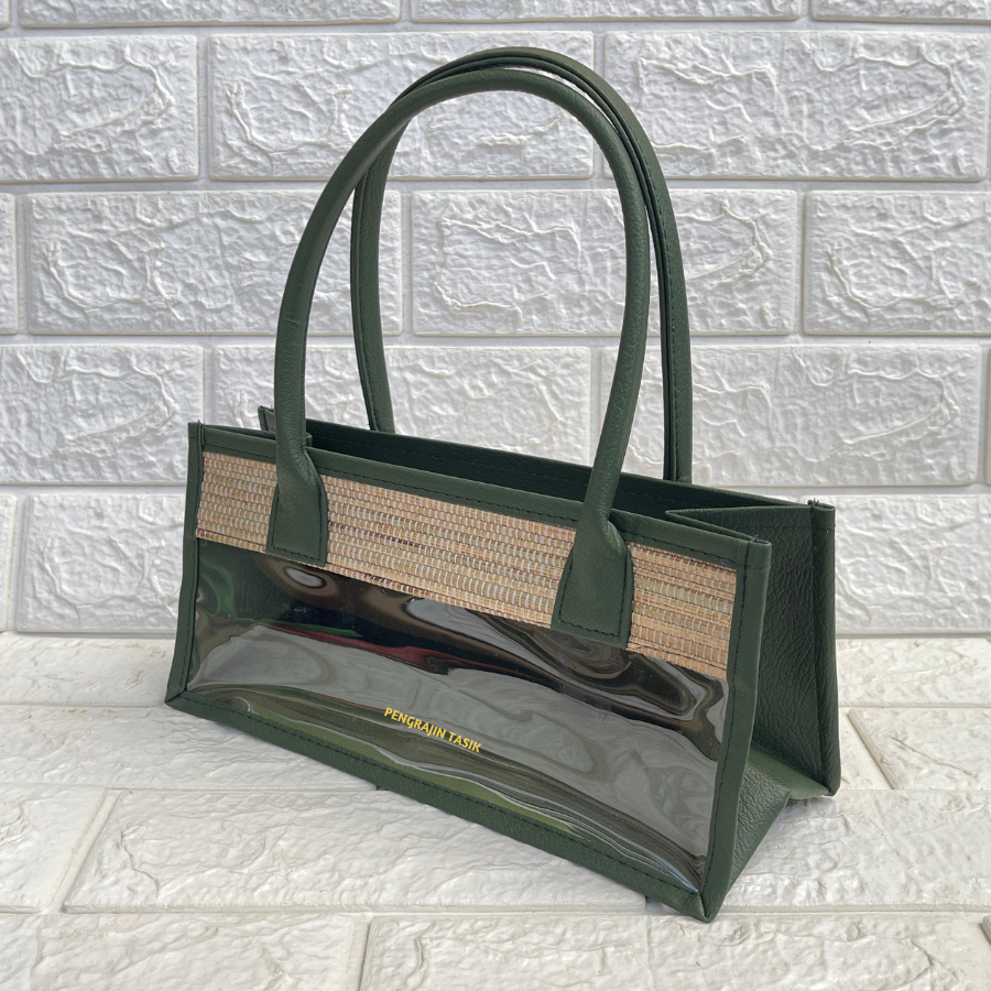 

Tas Hampers Mika Mendong Untuk 3 Toples Silinder (Hijau Army) Tas Parcel Mika Transparan