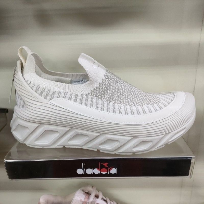 DIADORA NAOKI CASUAL SPORTS WOMEN