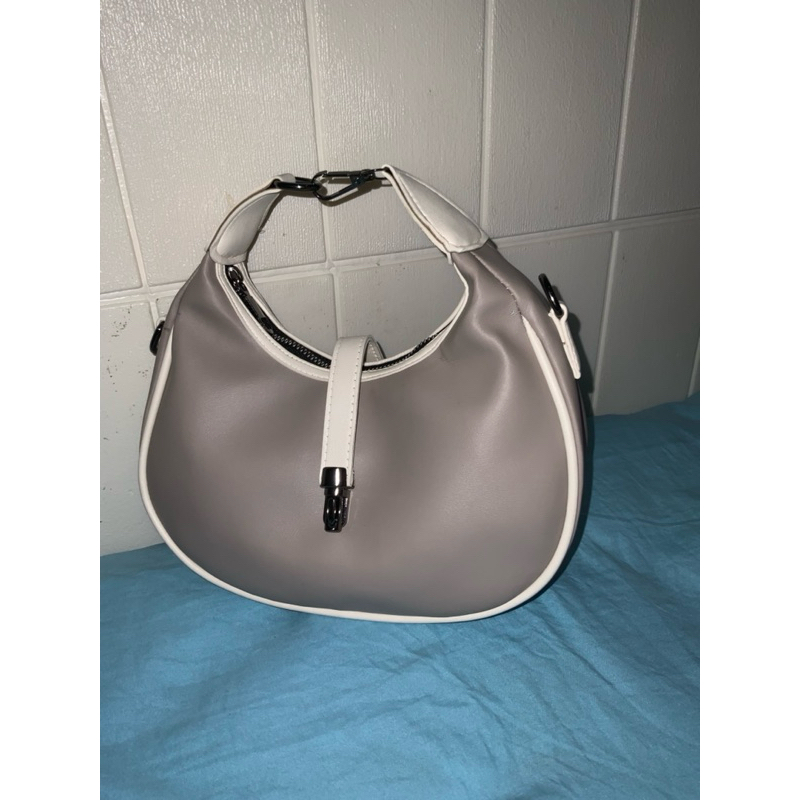 hand bag / tas tangan warna ungu / lilac / purple dan ada putih2nya