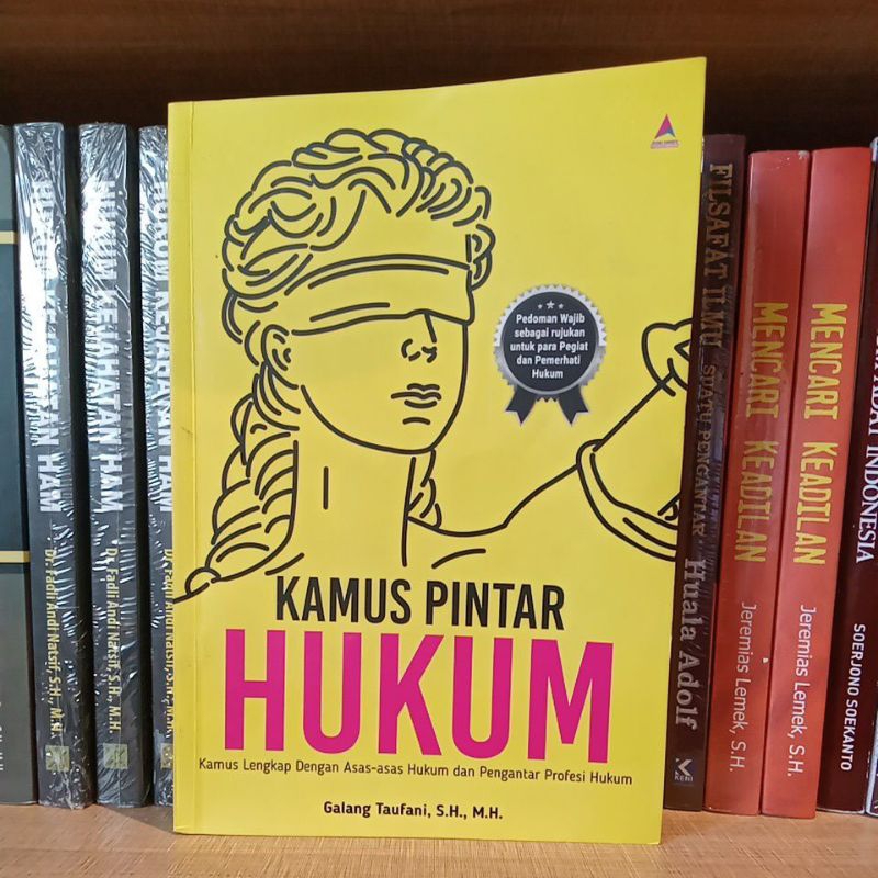 Buku Kamus Pintar Hukum : Kamus lengkap dengan asas asas hukum dan pengantar profesi hukum