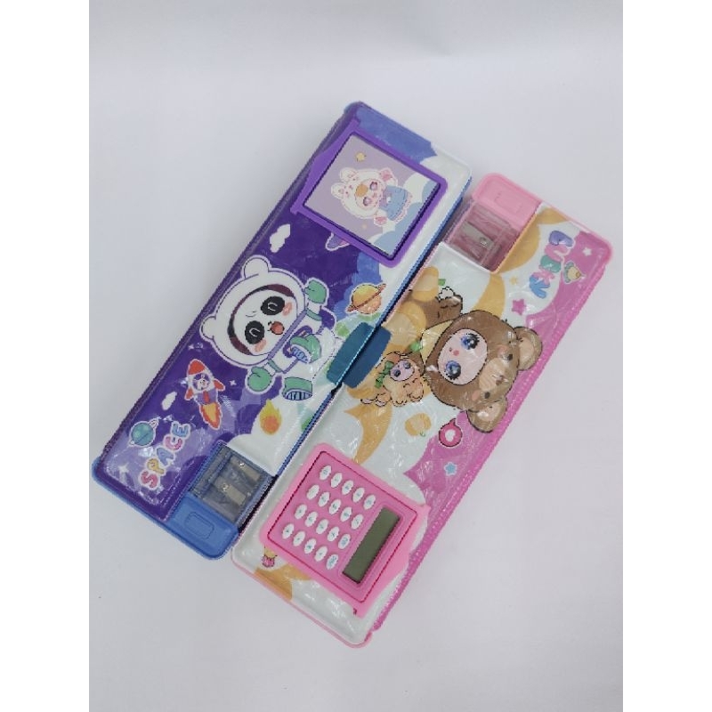 

TEMPAT PENSIL MAGNET+KALKULATOR SIZE 22.3*7.5*3.3CM