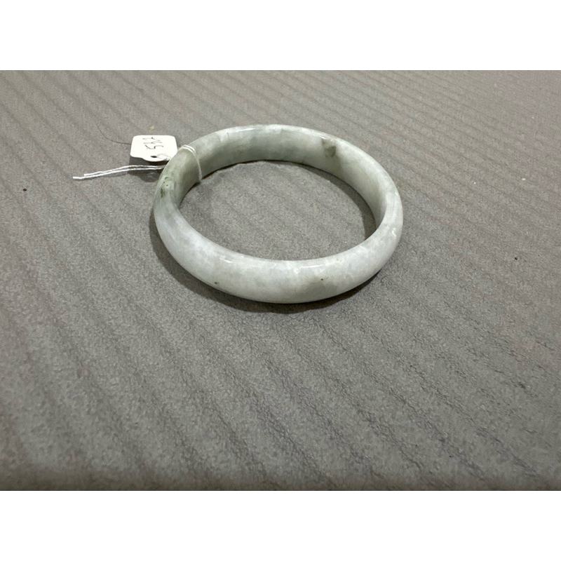 Bangle jade giok