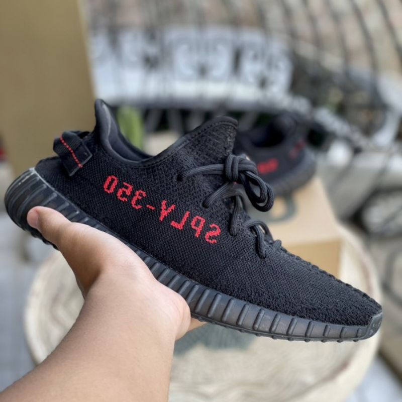 YEEZY 350 BRED