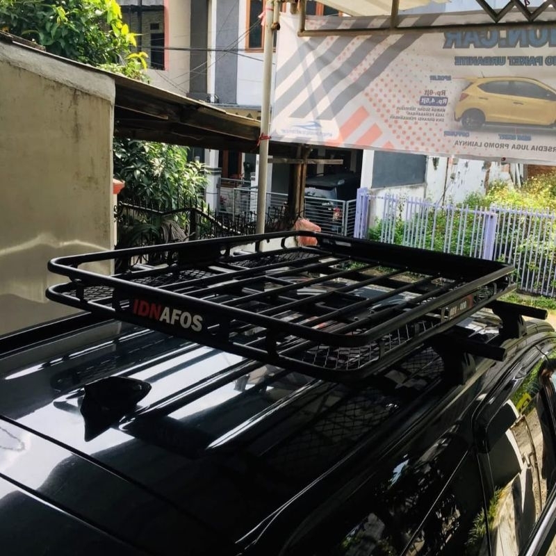 **"RoofRack Adventure 400: Bawa Perlengkapanmu, Taklukkan Medan Apapun"**